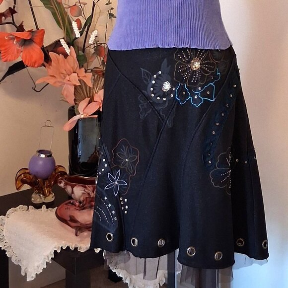 NWT Simon Chang Elegant Black Floral Embroidered Fall Winter Lined Ruffle Skirt - Picture 7 of 13